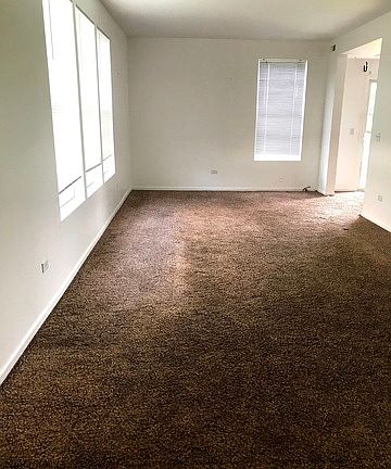 3rd image of 160 W Buckingham Dr #1