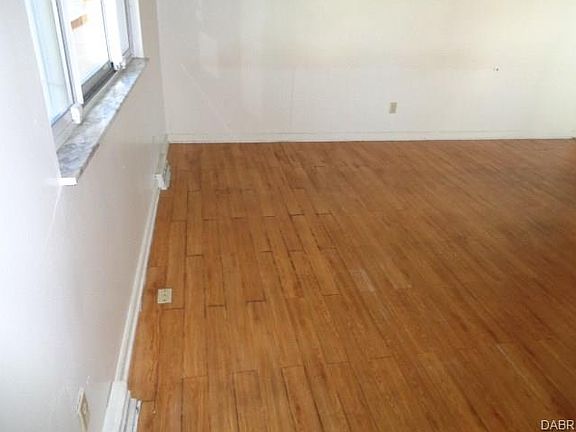 3rd image of 468 Brookside Dr
