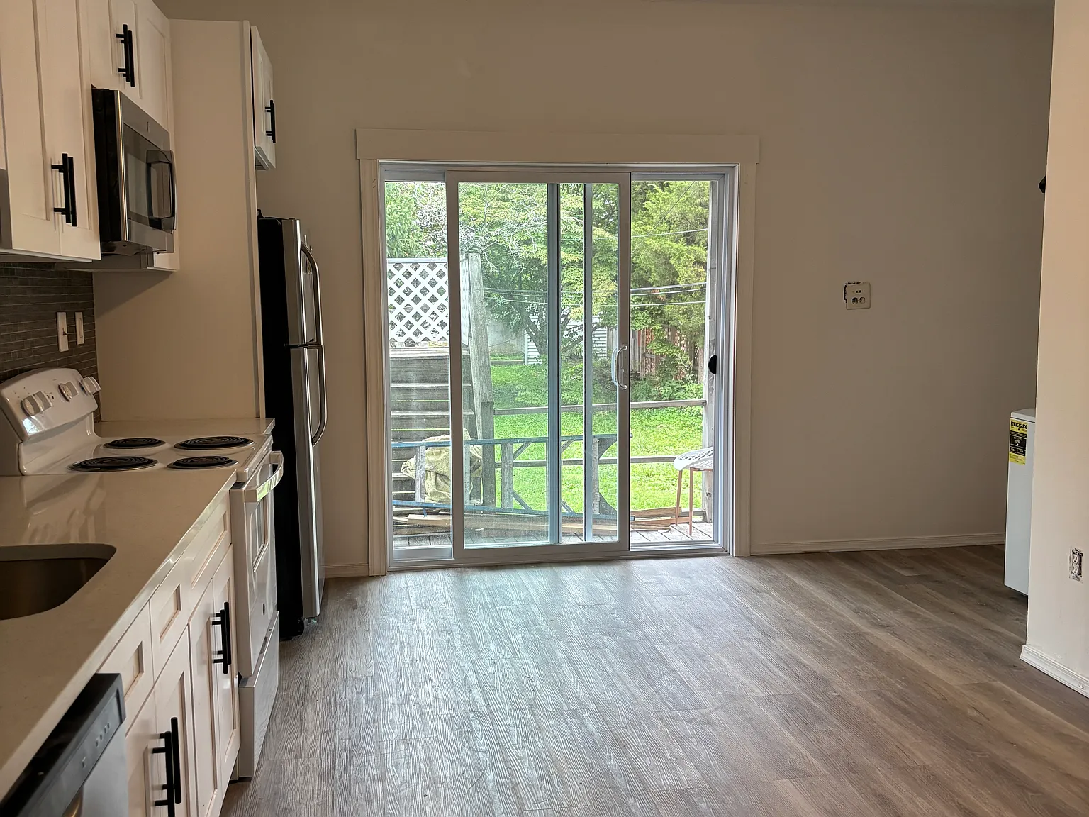 1 bed, 1000 sqft, $1,700 — Photo 4