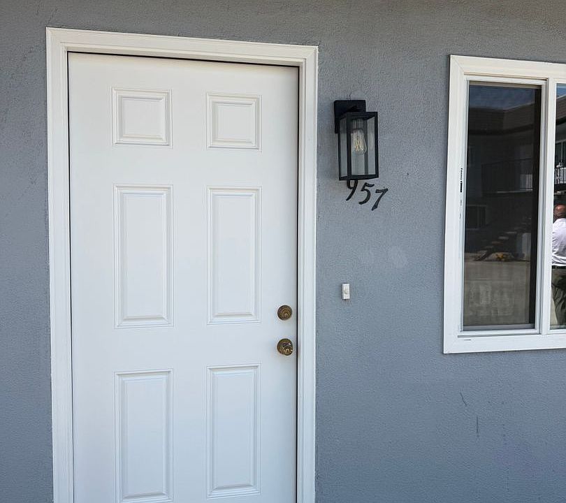 1st image of 961 Wakefield Rd