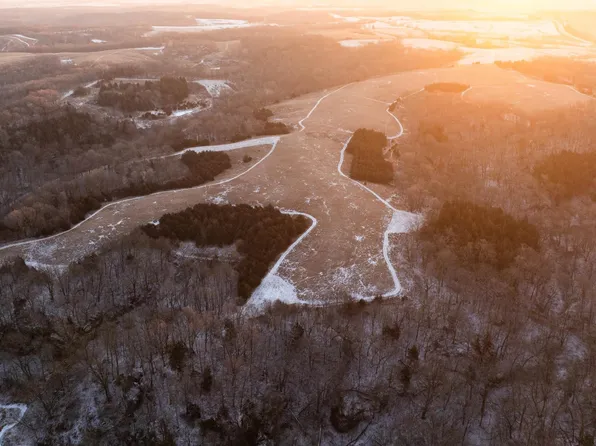 County Road E17, Onslow, IA 52321