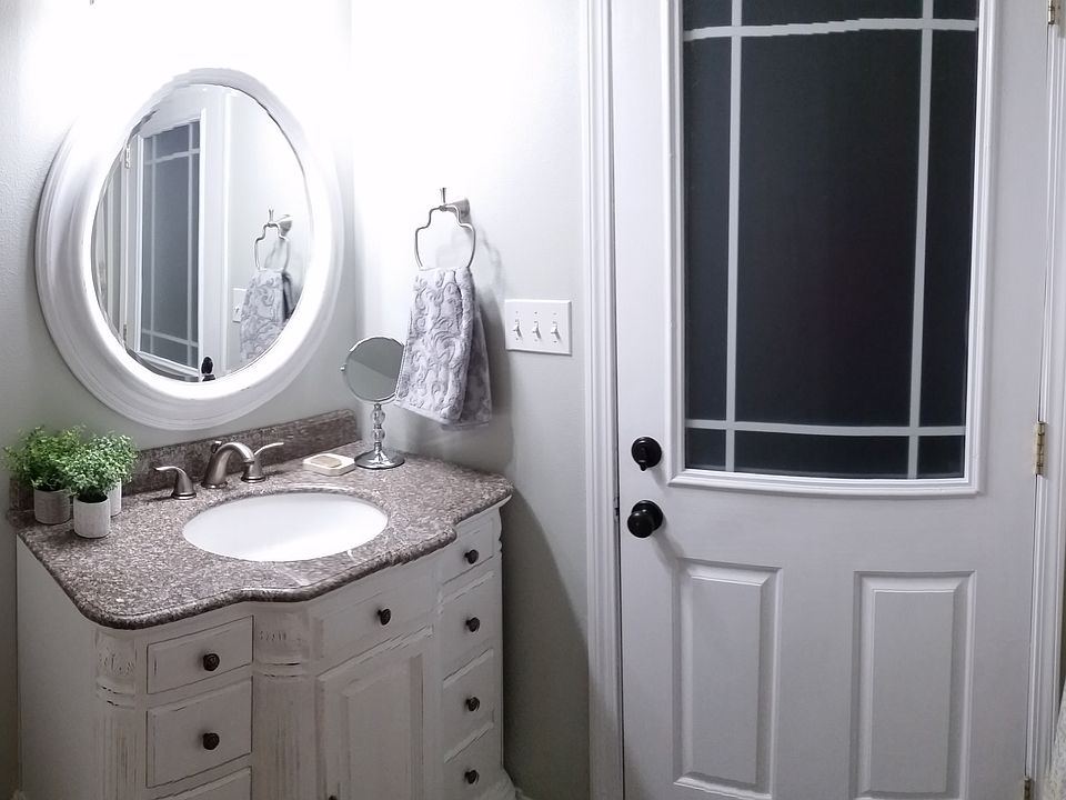 Powder room