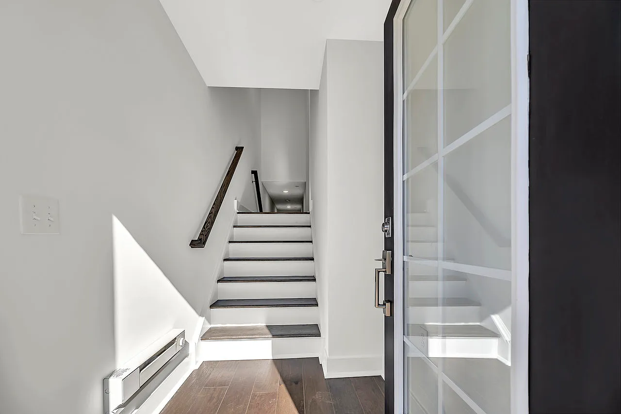 3 bed, 2129 sqft, $3,500 — Photo 3