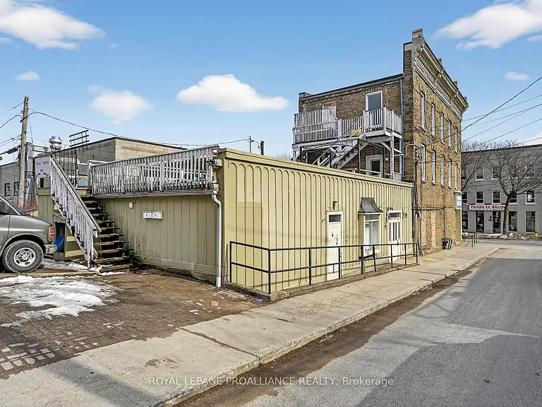 2 King St E #42 — Photo 12