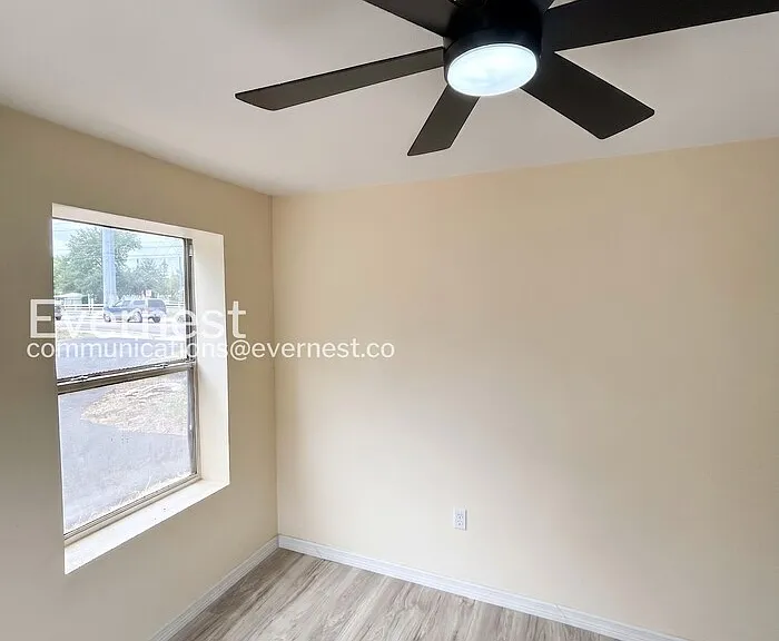 5680 28th St N #D1 — Photo 4