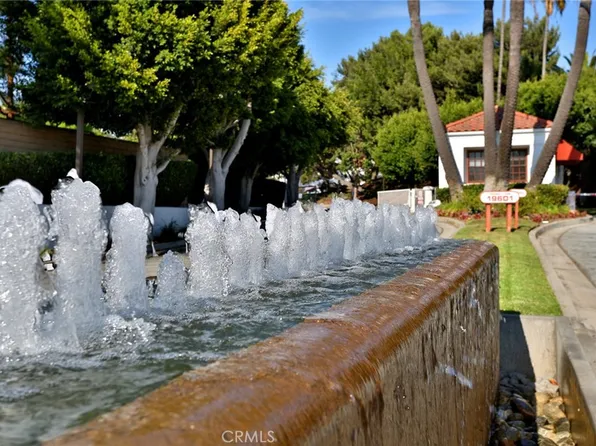 19342 Sunray Ln Unit 201, Huntington Beach, CA 92648