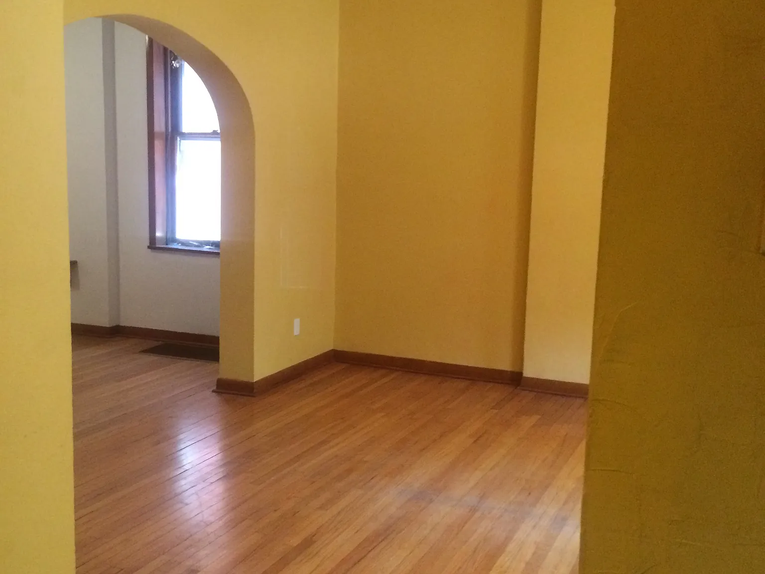 2 bed, 1000 sqft, $1,300 — Photo 4