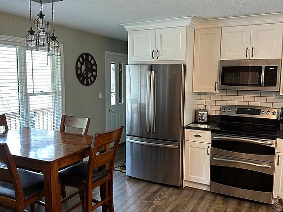 2nd image of 193 Forest Dr Unit 4