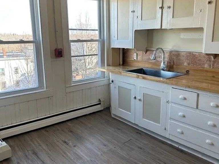 39 Hill St #201 — Photo 2