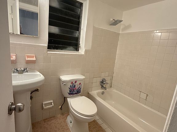 5th image of 519 NE 83rd St APT 3