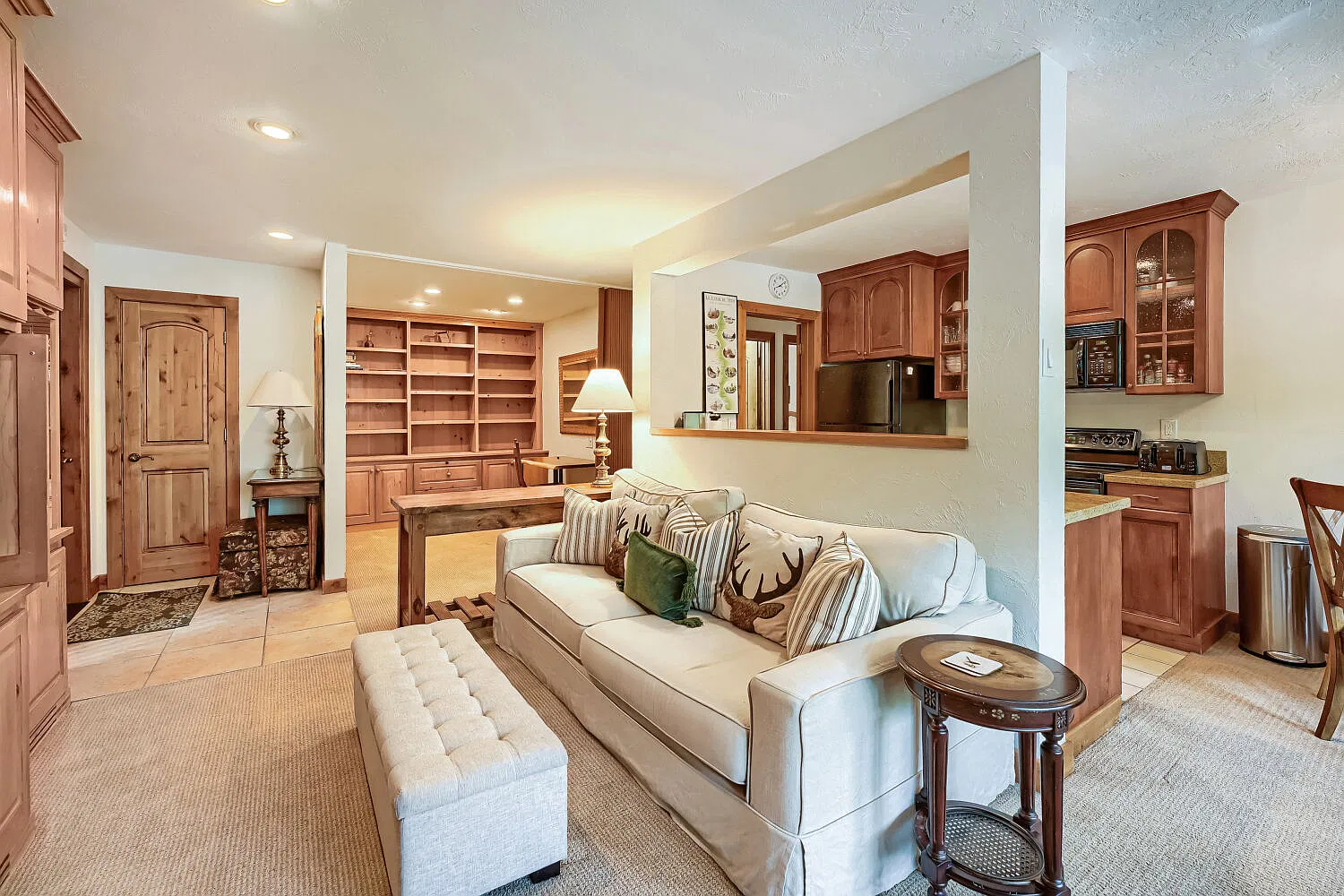 2 bed, 950 sqft, $9,700 — Photo 2