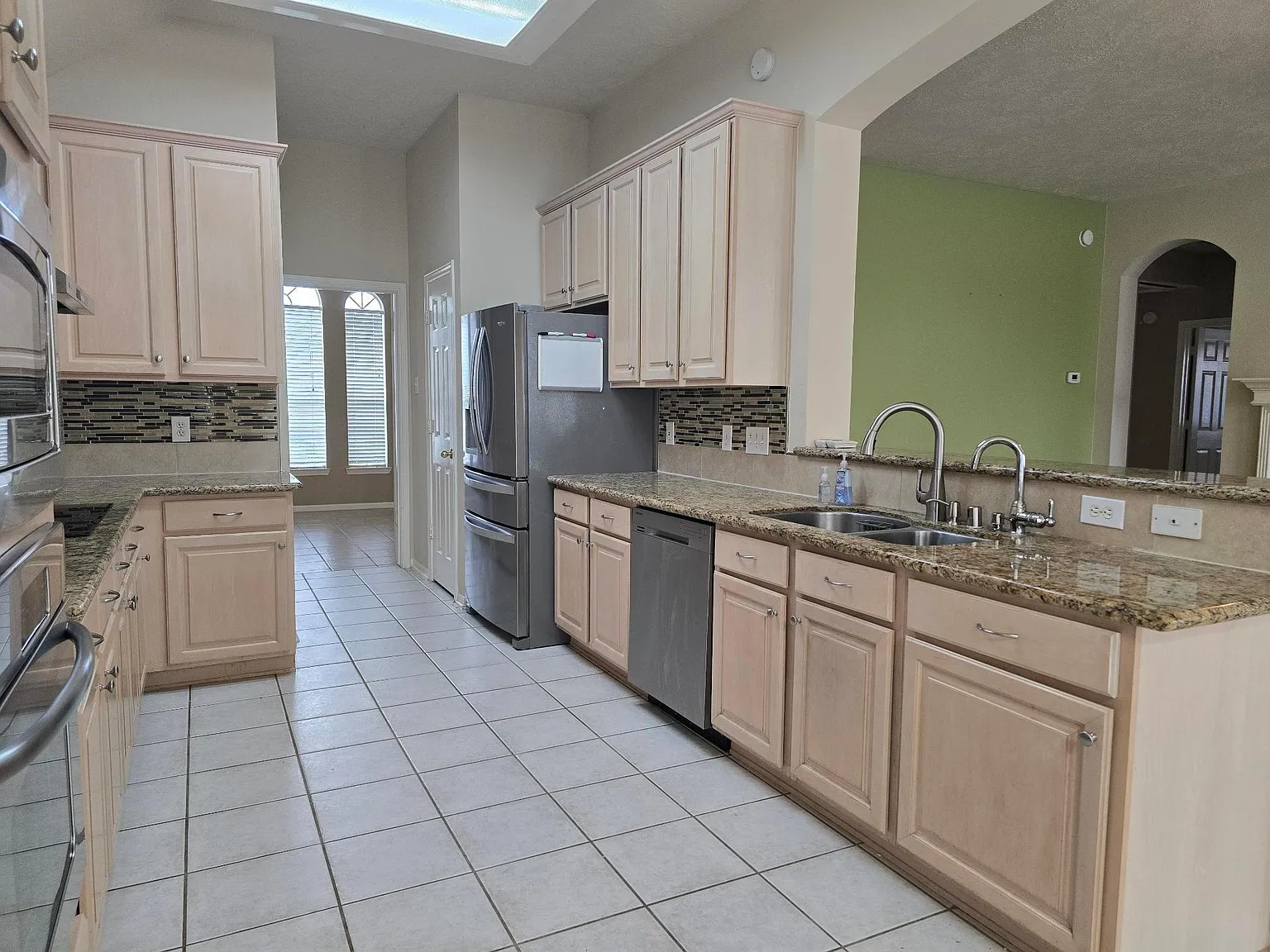 3 bed, 2.5 bath, 2148 sqft, $2,500 — Photo 4