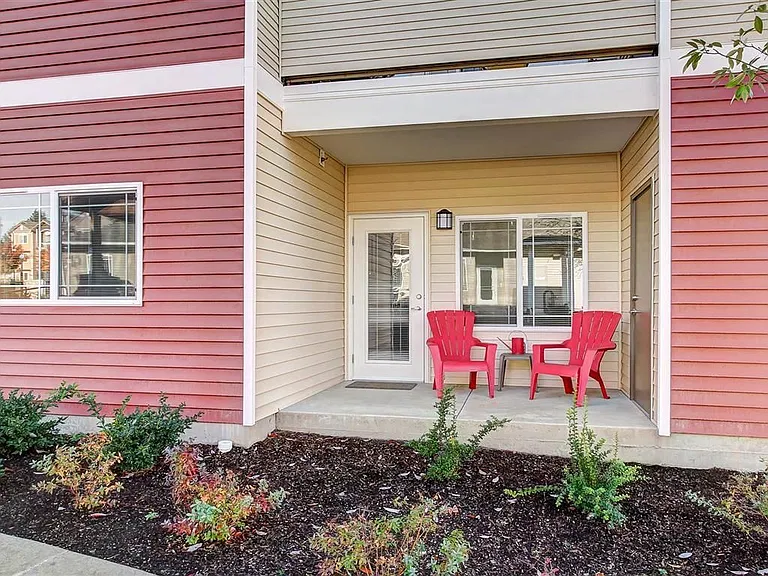LARC at Olympia (Senior Housing 62+) — Photo 9