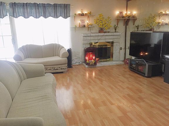 3rd image of 2560 Sierra Monte Way