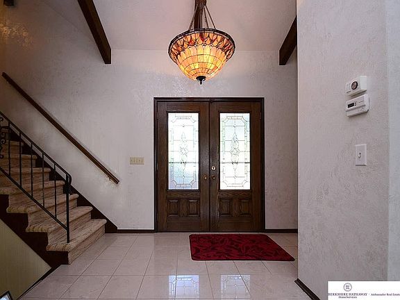 4th image of 5705 Oak Hills Dr