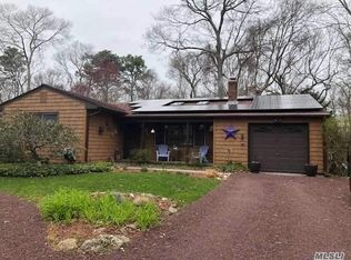 6 Shore Rd, Hampton Bays, NY 11946