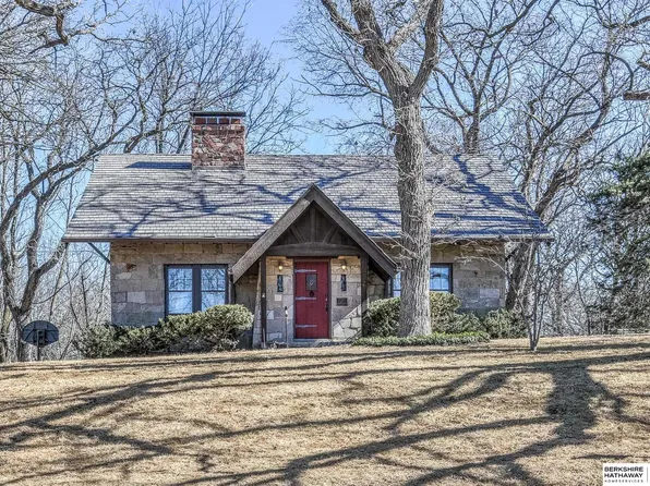 711 Bellevue Blvd S, Bellevue, NE 68005