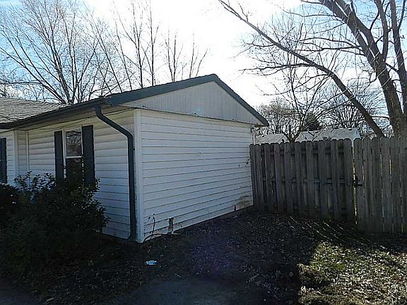 4th image of 5925 Price Ln