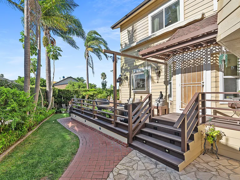 7901 Berger Ave — Photo 32