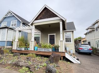 250 12th Ave #1, Seaside, OR 97138