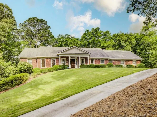 3845 Parian Ridge Rd NW, Atlanta, GA 30327