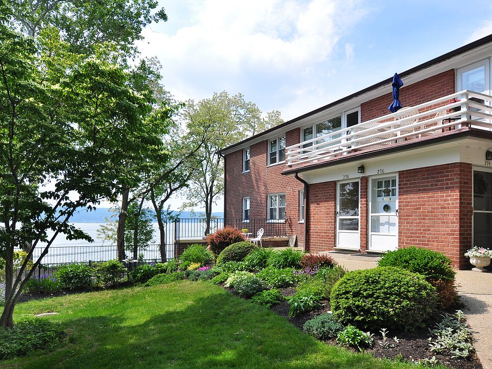 1st image of 300 S Buckhout St #300