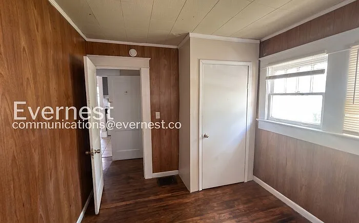 1119 Graymont Ave W — Photo 15