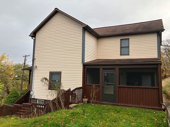 2nd image of 142 Railroad St