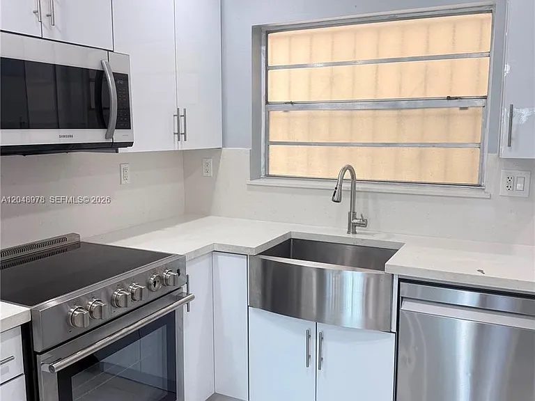 453 SW 2nd St #306C — Photo 9