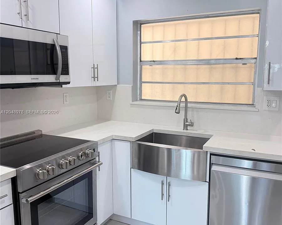 453 SW 2nd St #306C