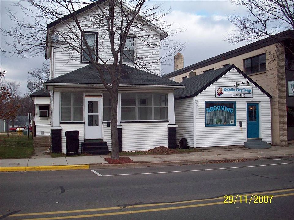 1st image of 129-131 E Superior St