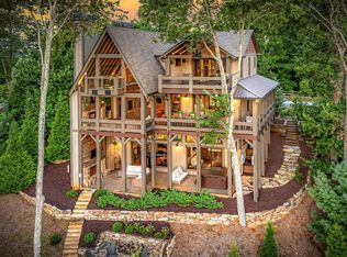 520 Overlook Dr, Blue Ridge, GA 30513