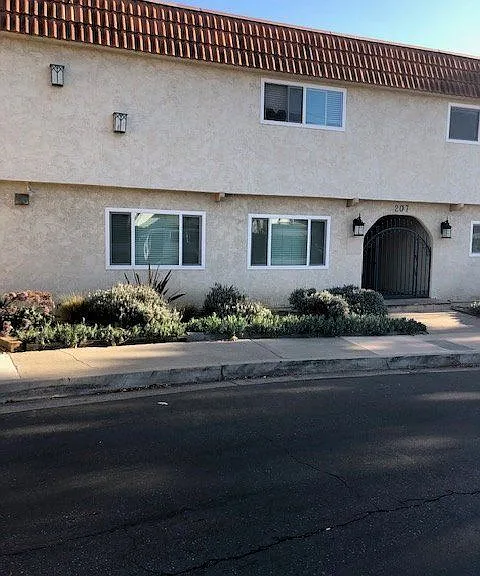 207 W Marquita #3 — Photo 4