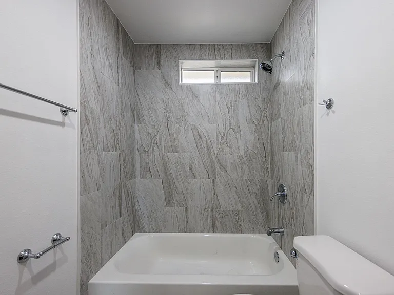 1617 W 55th St — Photo 15