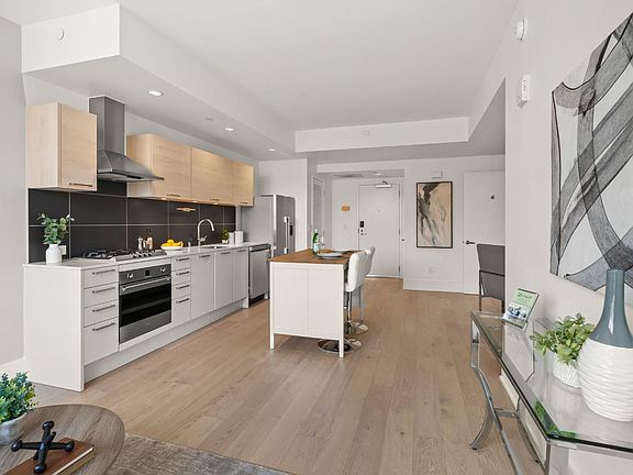 3rd image of 1075 Market St Unit 706