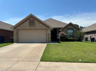 4504 Sapphire Ln, Granbury, TX 76049