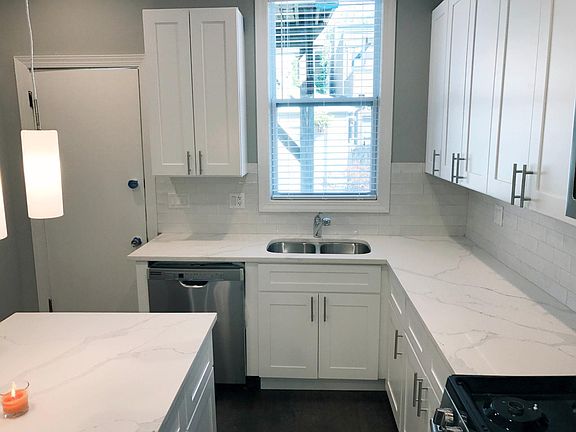 2nd image of 1941 N Wolcott Ave #1R