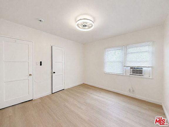3rd image of 10616 Wilkins Ave
