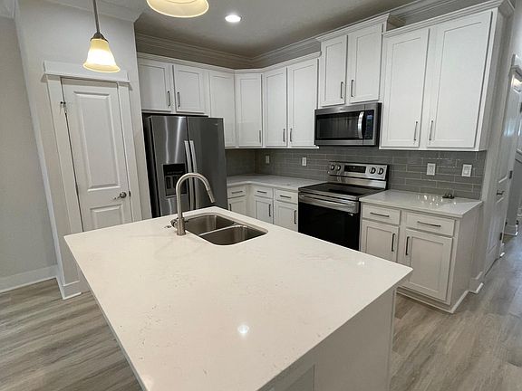 2nd image of 908 2nd Ave N #908