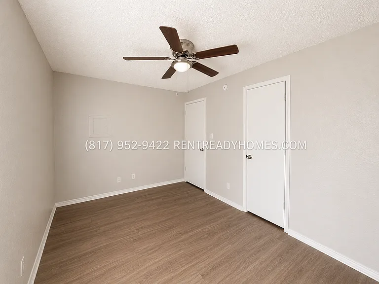 313 Forby Ave — Photo 4