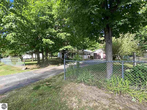 5th image of 2859 Ironwood Dr E