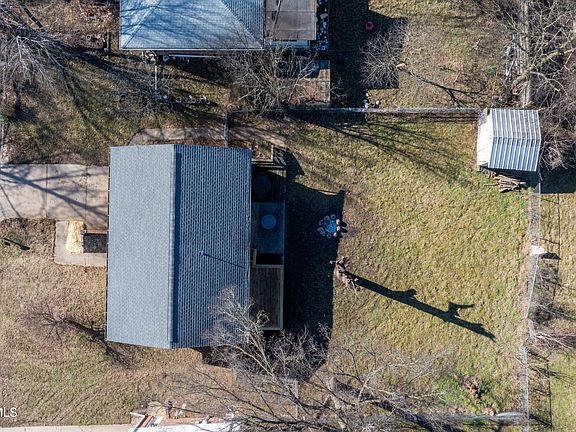 4th image of 1630 Westview Dr