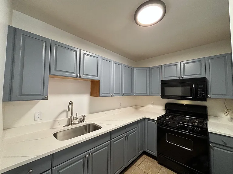1 Franklin St #305 — Photo 4