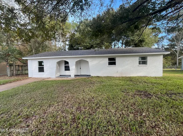 2024 Tulane Dr, Gautier, MS 39553
