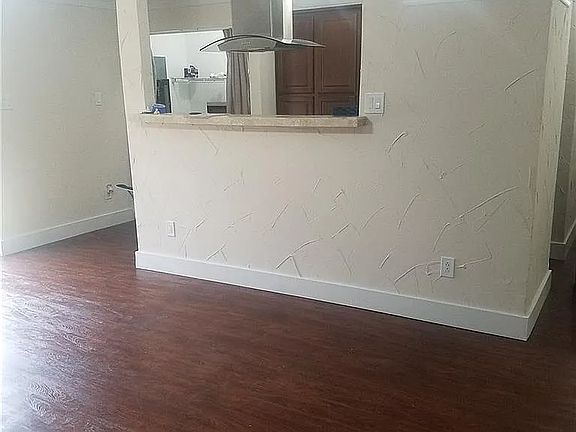 2nd image of 731 Holliday Ln