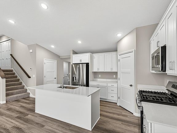 2nd image of 1507 Woods Rd NE