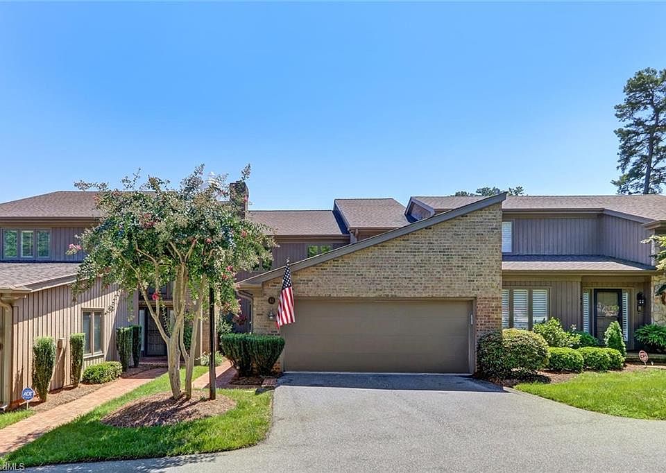 1st image of 61 Folkstone Dr