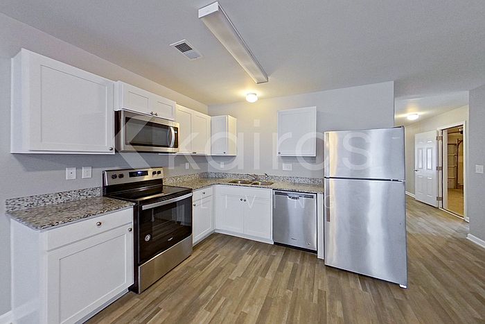 2nd image of 310 Cedar Rdg