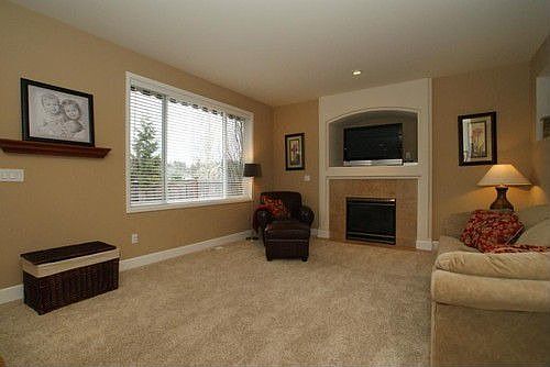 3rd image of 1011 272nd Pl SE