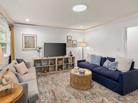 305 NW H St, Bentonville, AR